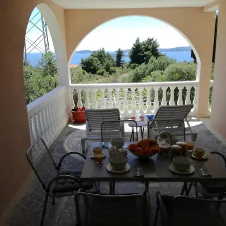 D&d - Three Bedroom With Terrace And Partial Sea View Apartmán *