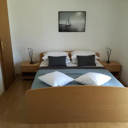 D&d - Three Bedroom With Terrace And Partial Sea View Apartmán *